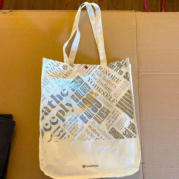 NWOT LULULEMON Reusable Shopping Gym Lunch Bag L - Picture 4 of 9